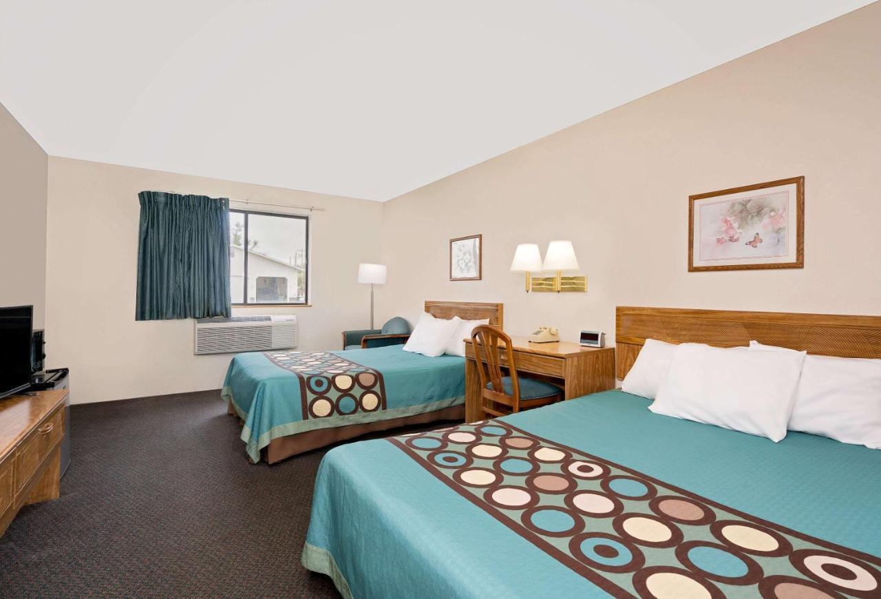 Super 8 By Wyndham Long Prairieモーテル エクステリア 写真