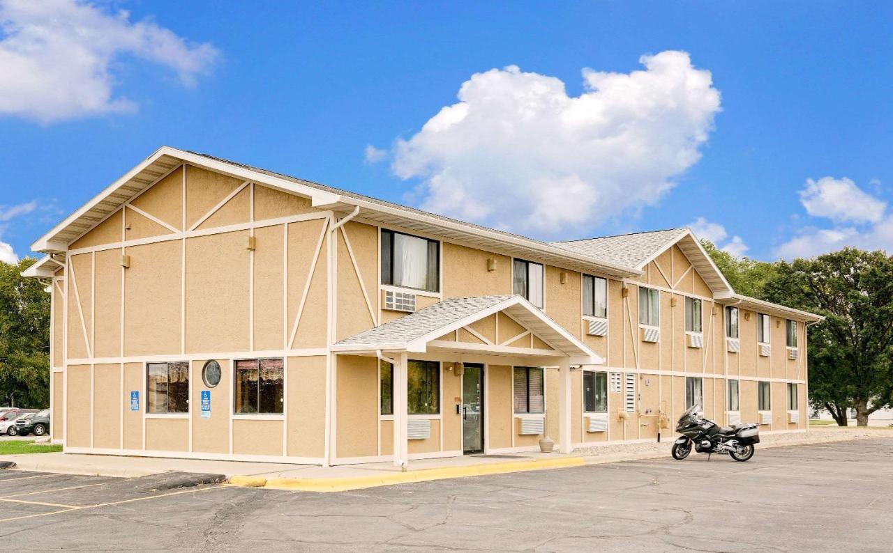 Super 8 By Wyndham Long Prairieモーテル エクステリア 写真